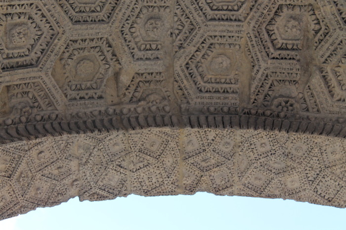 Orange, Arco Romano, dettaglio